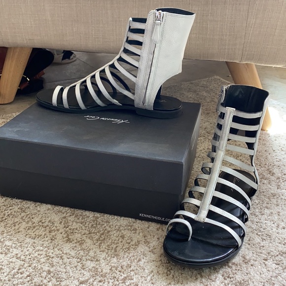 KENNETH COLE Gladiator Sandal - Picture 4 of 6